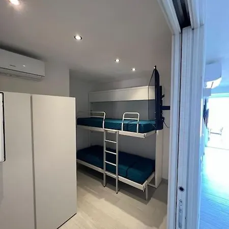 Holiday home Elegante Trilocale Vista Mare A *